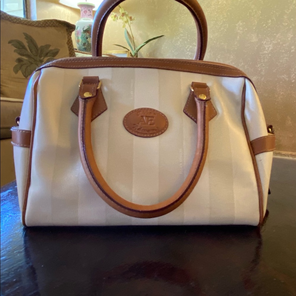 ALLEN Edward Designed White with Tan Trim Hand/Shoulder Bag
